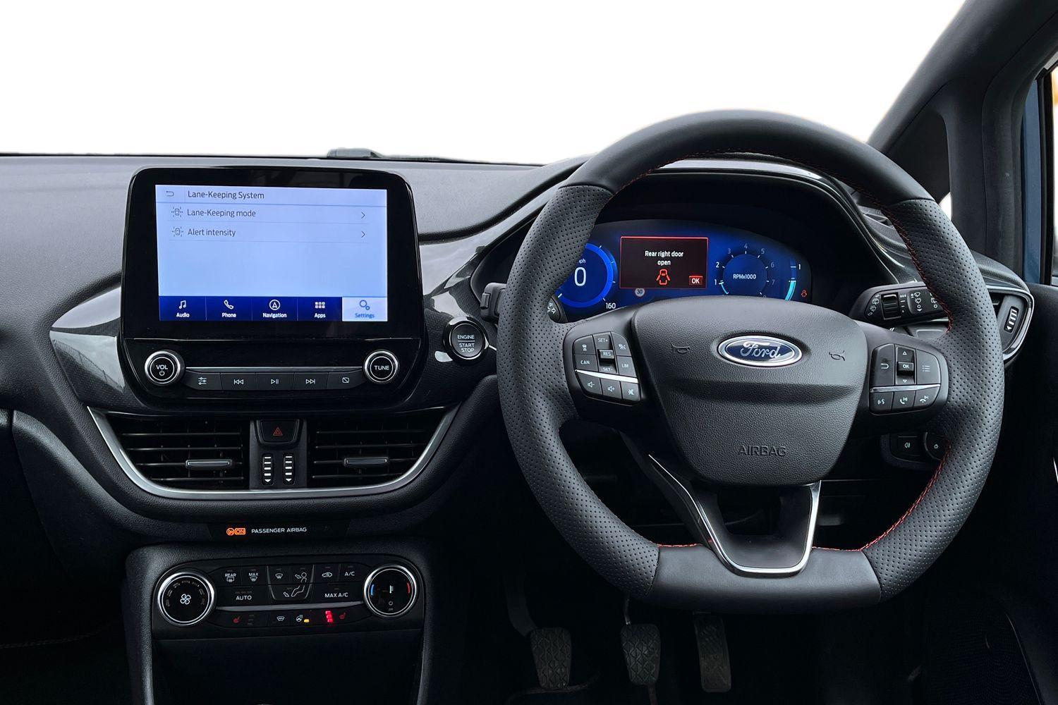 Ford FIESTA Photo 10