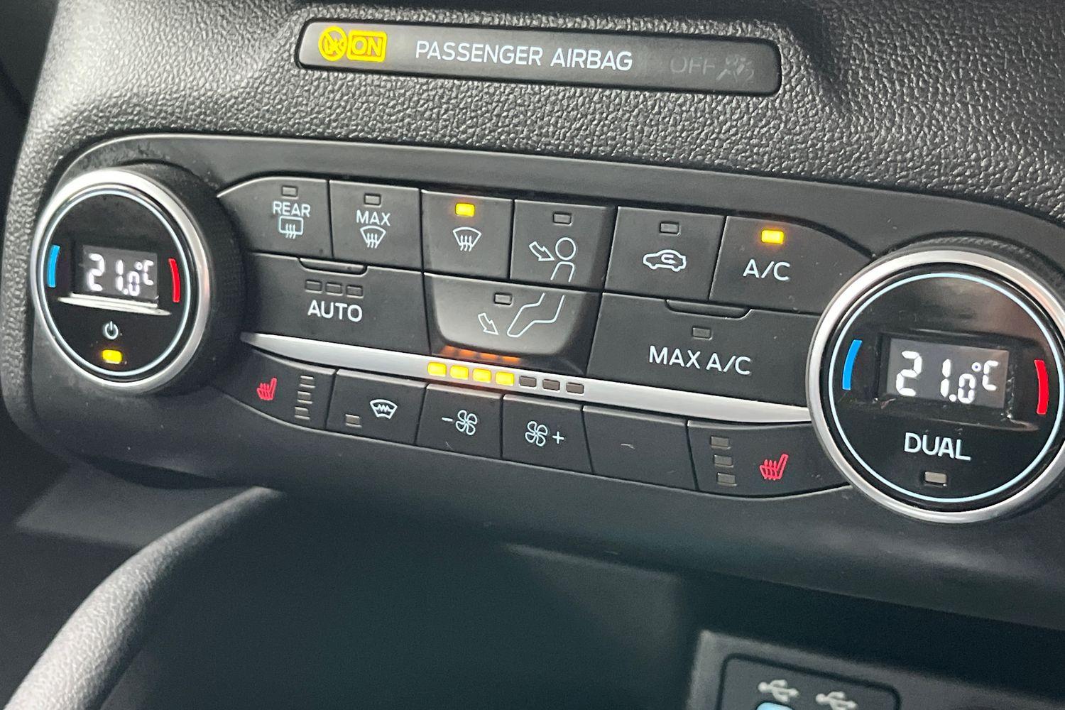 Ford FOCUS Photo 26