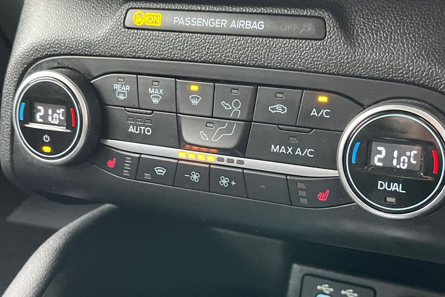 Ford FOCUS Photo autoimg-ac38e0468b1f602ba6317eb0022d4c09b872f852.jpg