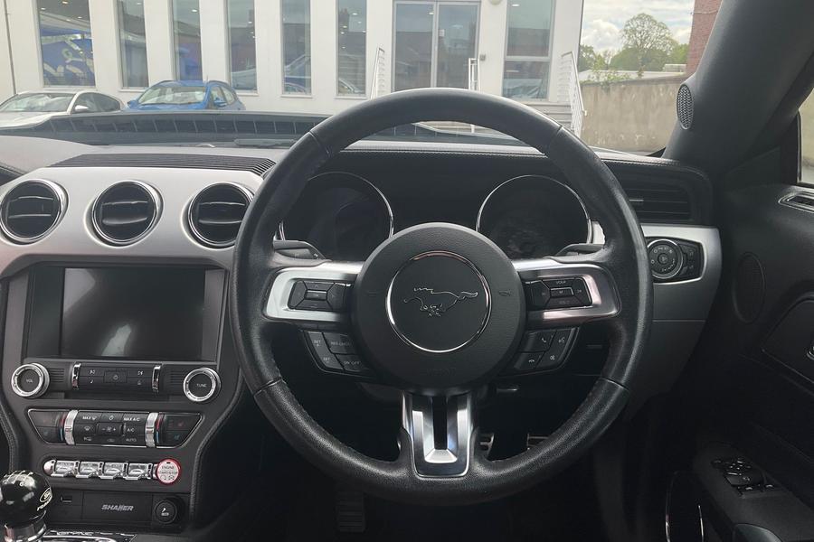 Ford MUSTANG Photo autoimg-ac3c5817e8366c5437f558c4342a4b12c04ce87e.jpg