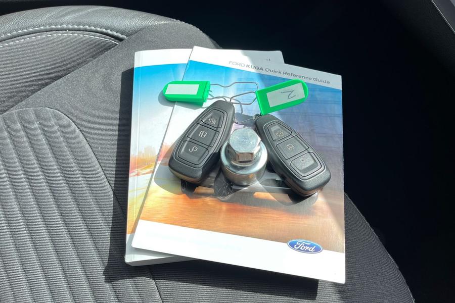 Ford KUGA Photo autoimg-ac3d0fa3c721fb824d7e5b14e6b99c9a7e5dada0.jpg