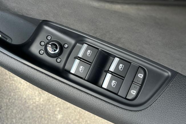 AUDI Q7 Photo 51