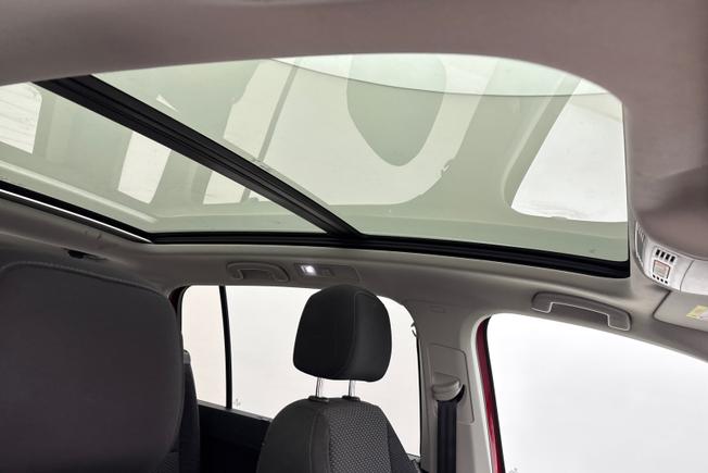 VOLKSWAGEN Touran Photo 26