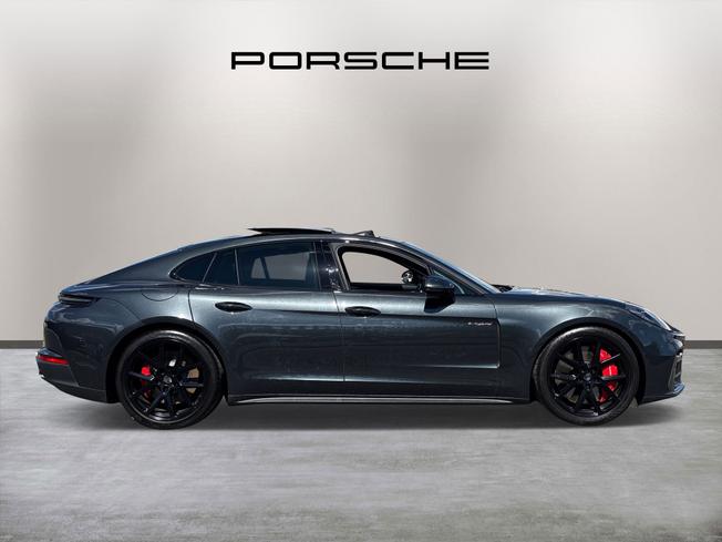 PORSCHE Panamera Photo 8