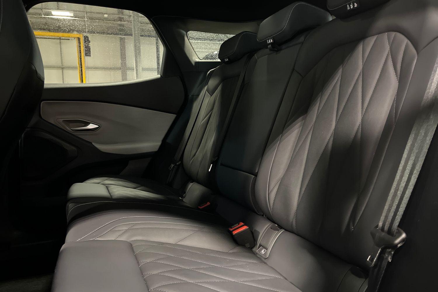 Ford Explorer Photo 19