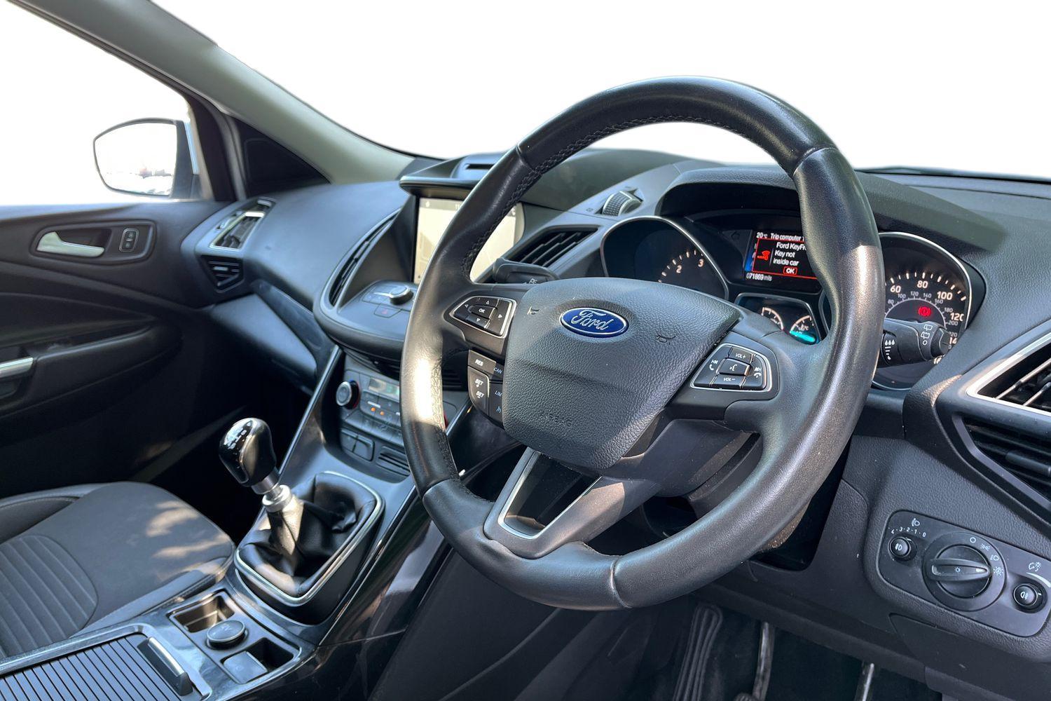 Ford KUGA Photo 8