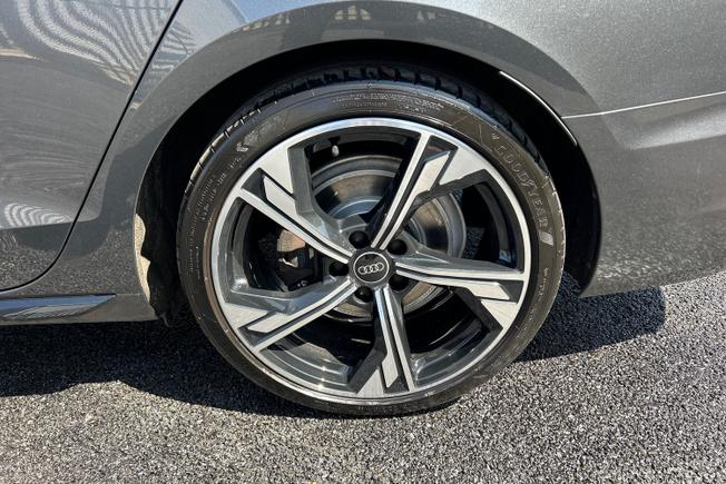 AUDI A4 Photo 27