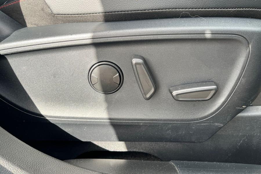 Ford KUGA Photo autoimg-ac4e0487c0d1ccb84415ef4ab75ad90cdd9b9d47.jpg