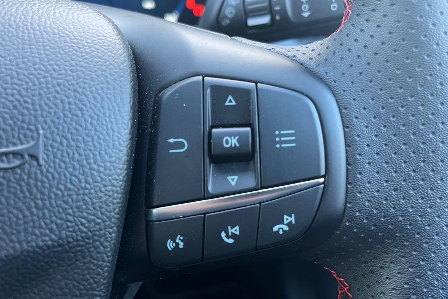 Ford FOCUS Photo autoimg-ac501859f6452fe45b101386b0857a9758984af3.jpg