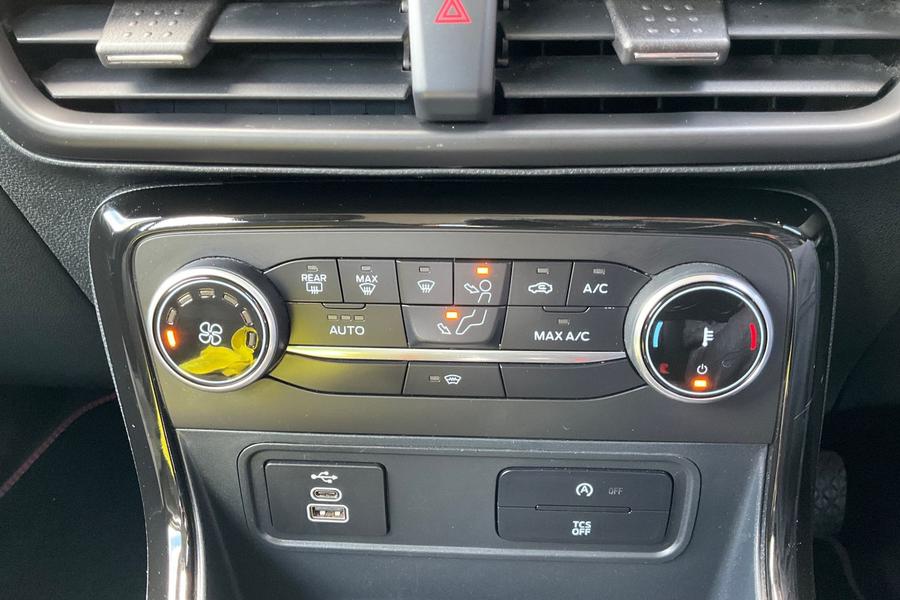 Ford ECOSPORT Photo autoimg-ac55343574eba2e5a0a2c03f084e3afa00efa5ee.jpg