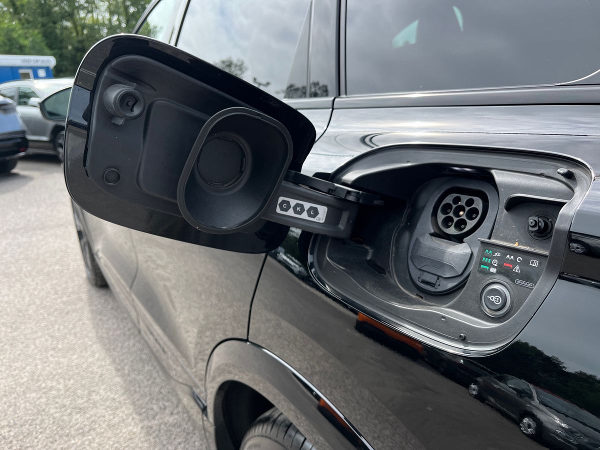 Audi Q6 e-tron Photo 23
