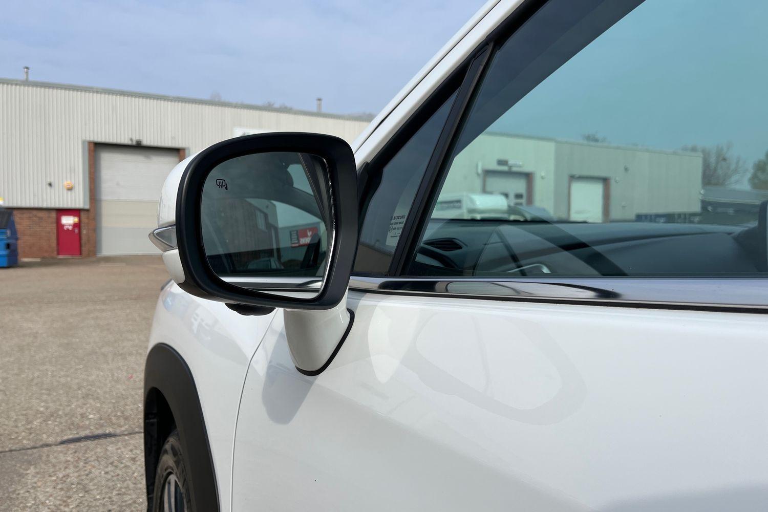 Suzuki S-Cross Photo 39