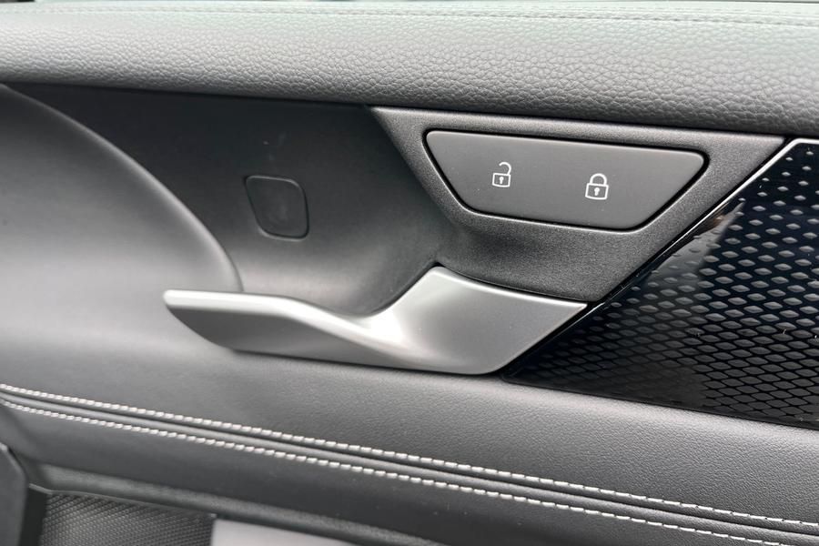 Volkswagen Tiguan Photo autoimg-ac5b3bbcd7f91baeaf544f5472eef8d87c00a054.jpg