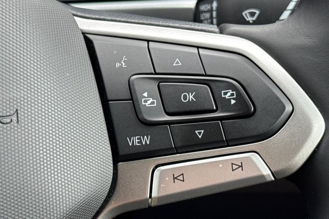 VOLKSWAGEN T-Roc Photo 17
