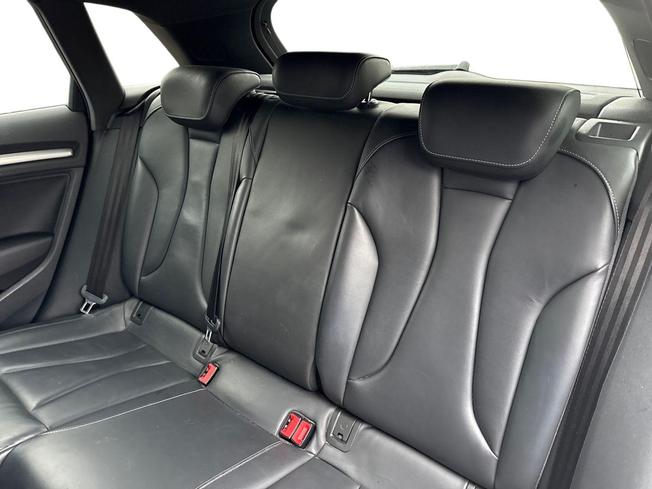 AUDI S3 Photo 9