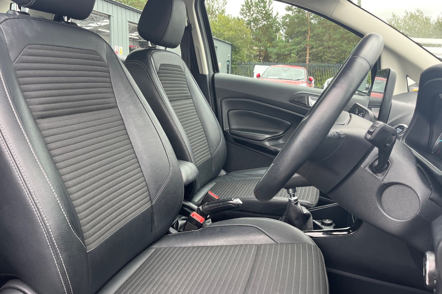 Ford ECOSPORT Photo 16