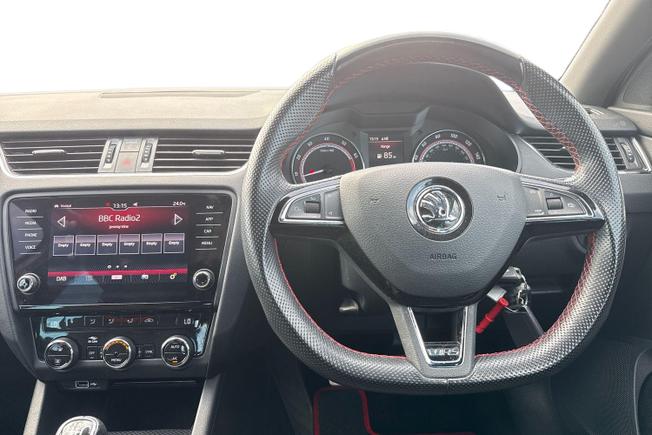 ŠKODA Octavia Photo 11