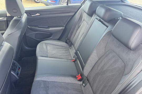 Volkswagen Golf Photo autoimg-ac692855fd3984dd5600416a237c82d53f9ea042.jpg