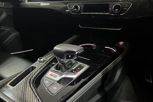 AUDI Rs4 Avant Photo 23