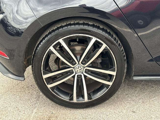 VOLKSWAGEN Golf Photo 21