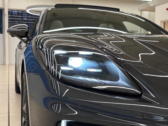 PORSCHE Panamera Photo 21