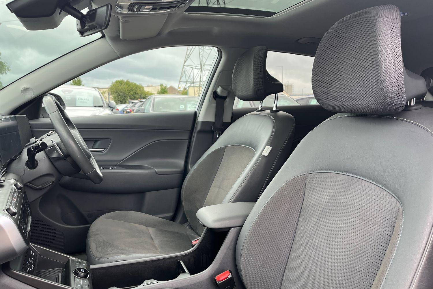 Hyundai KONA Photo 18