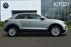 Volkswagen T-Roc Photo 4