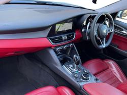 ALFA ROMEO Giulia Photo 2