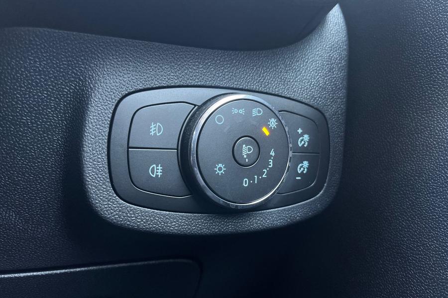 Ford FIESTA Photo autoimg-ac7ac7c93c979b7b4b174787e934aea3b4a61d39.jpg