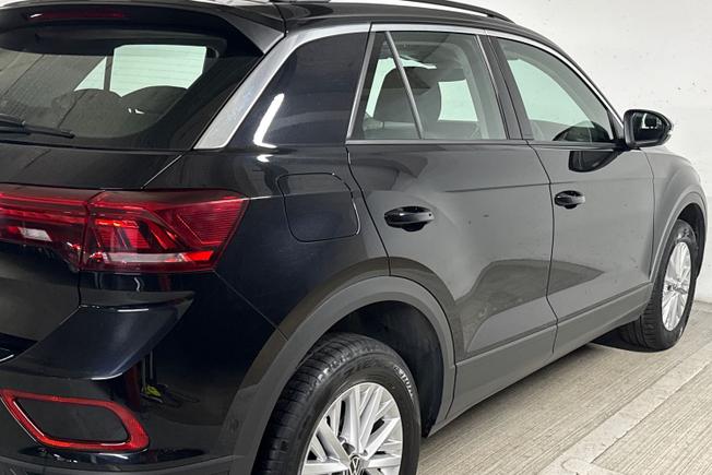 VOLKSWAGEN T-Roc Photo 28