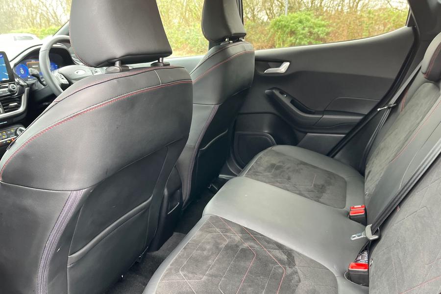 Ford FIESTA Photo autoimg-ac8039259a379f4037407892c241b54e0e10fcd3.jpg