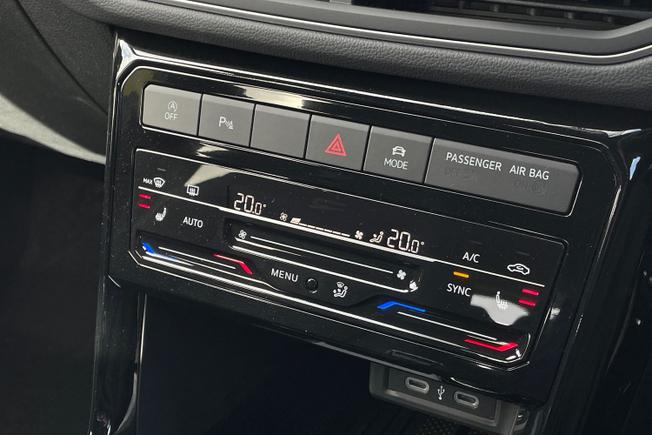 VOLKSWAGEN T-Cross Photo 30