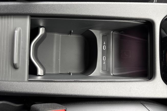 VOLKSWAGEN ID.4 Photo 22