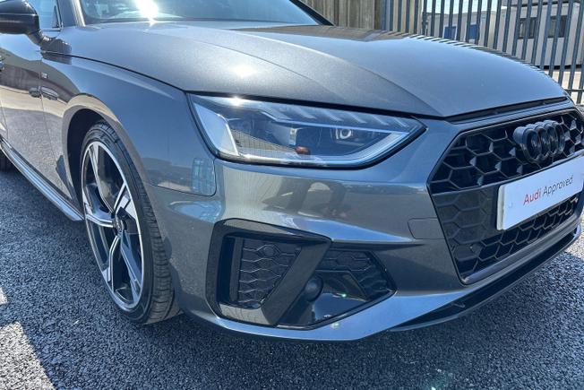 AUDI A4 Photo 29