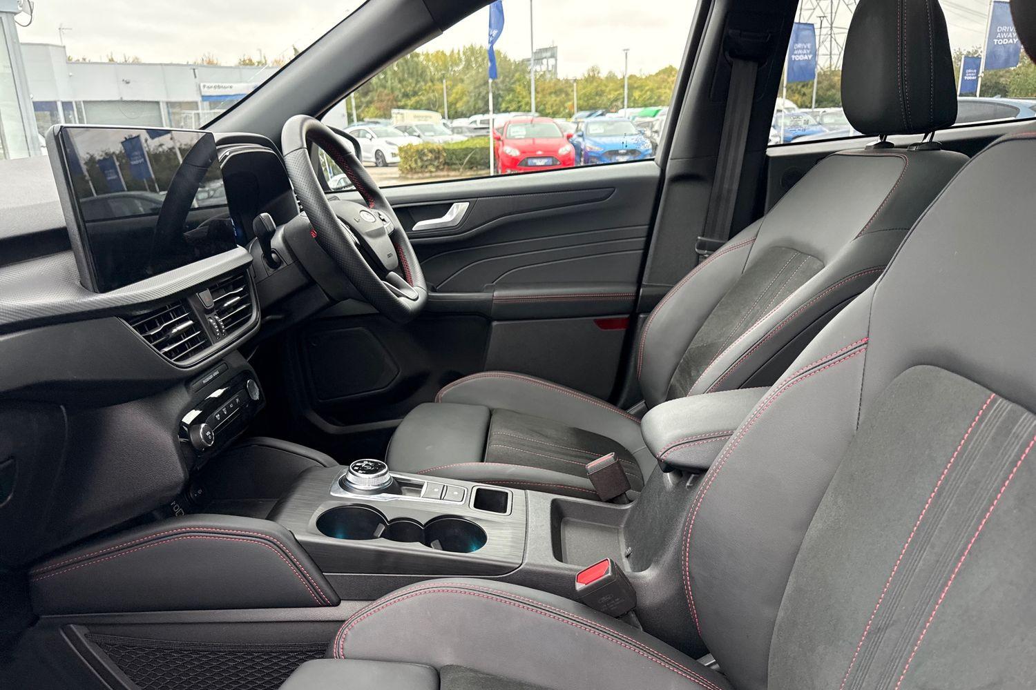 Ford KUGA Photo 18