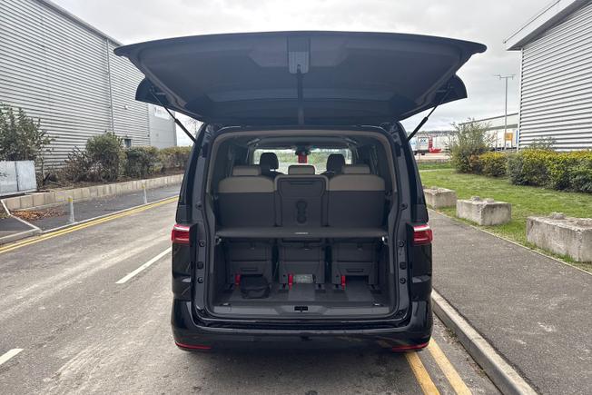 VOLKSWAGEN Multivan Photo 12