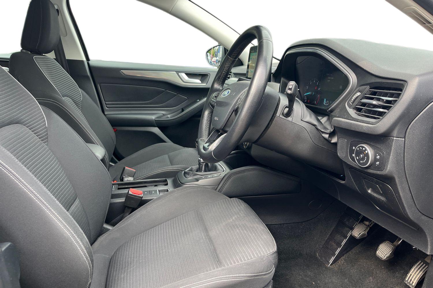 Ford FOCUS Photo 8
