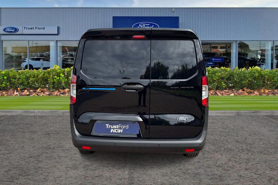 Ford E-TRANSIT COURIER Photo autoimg-acb0acd639e5f366448ef52c9b2e95fae5a1ecd2.jpg