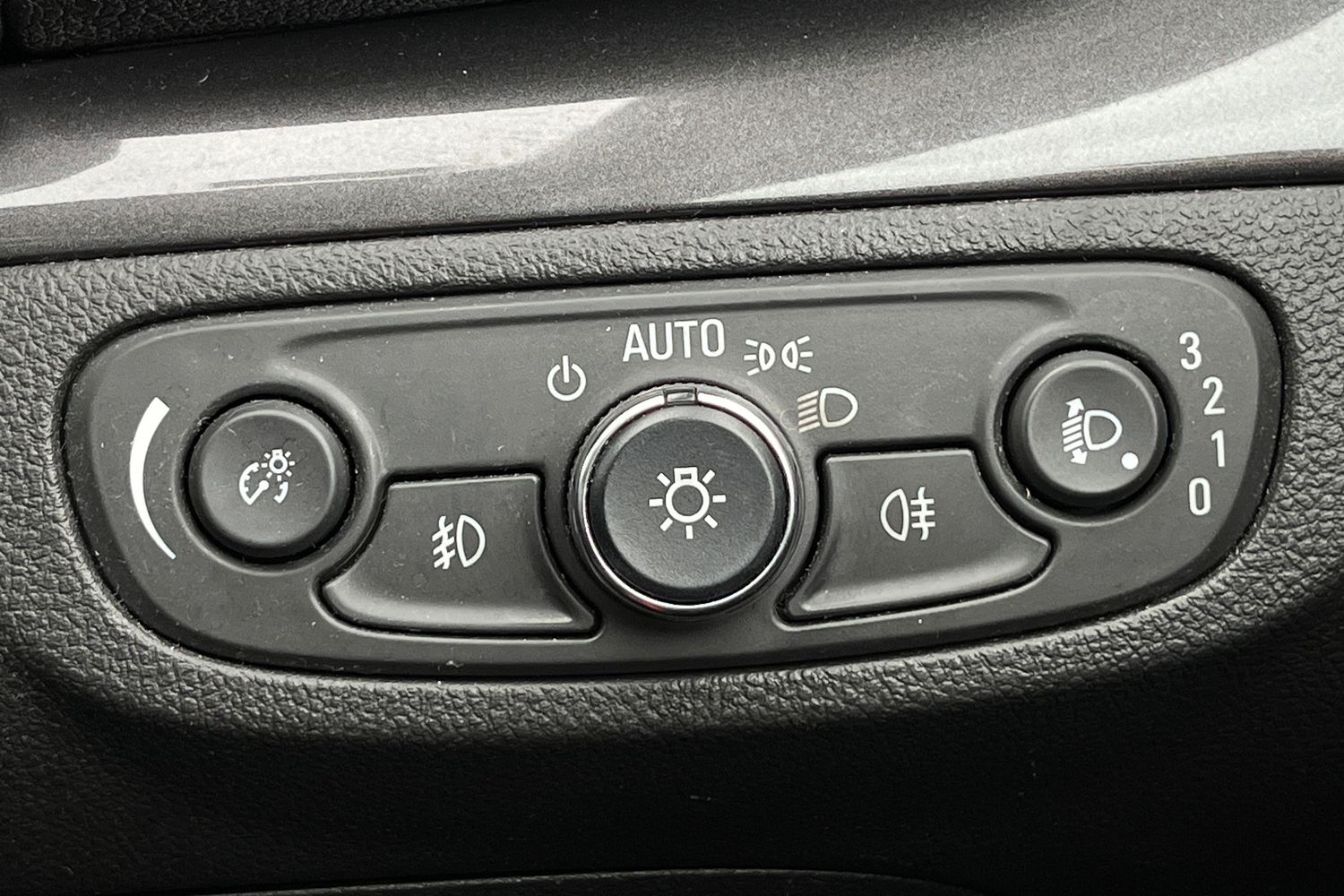 Vauxhall Mokka x Photo 35
