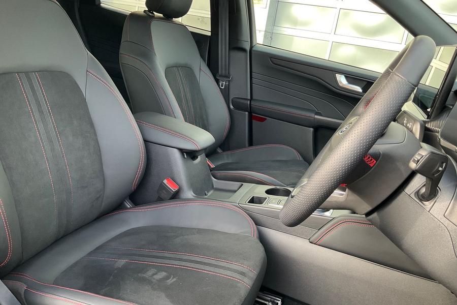 Ford Kuga Photo autoimg-acb2dc19cbfe9bc014f7bdc3f4cf179178ce753a.jpg