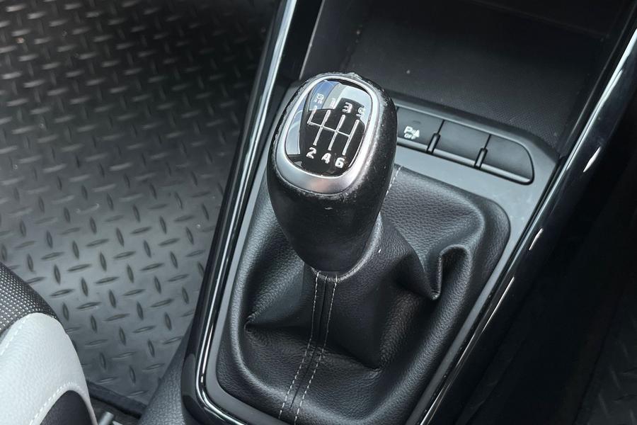 Kia STONIC Photo autoimg-acb39ee6fadfef203c89e1fdd599870ac86cbf48.jpg