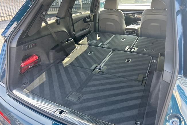 AUDI Q7 Photo 26
