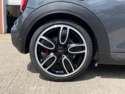 MINI Hatch Photo 5