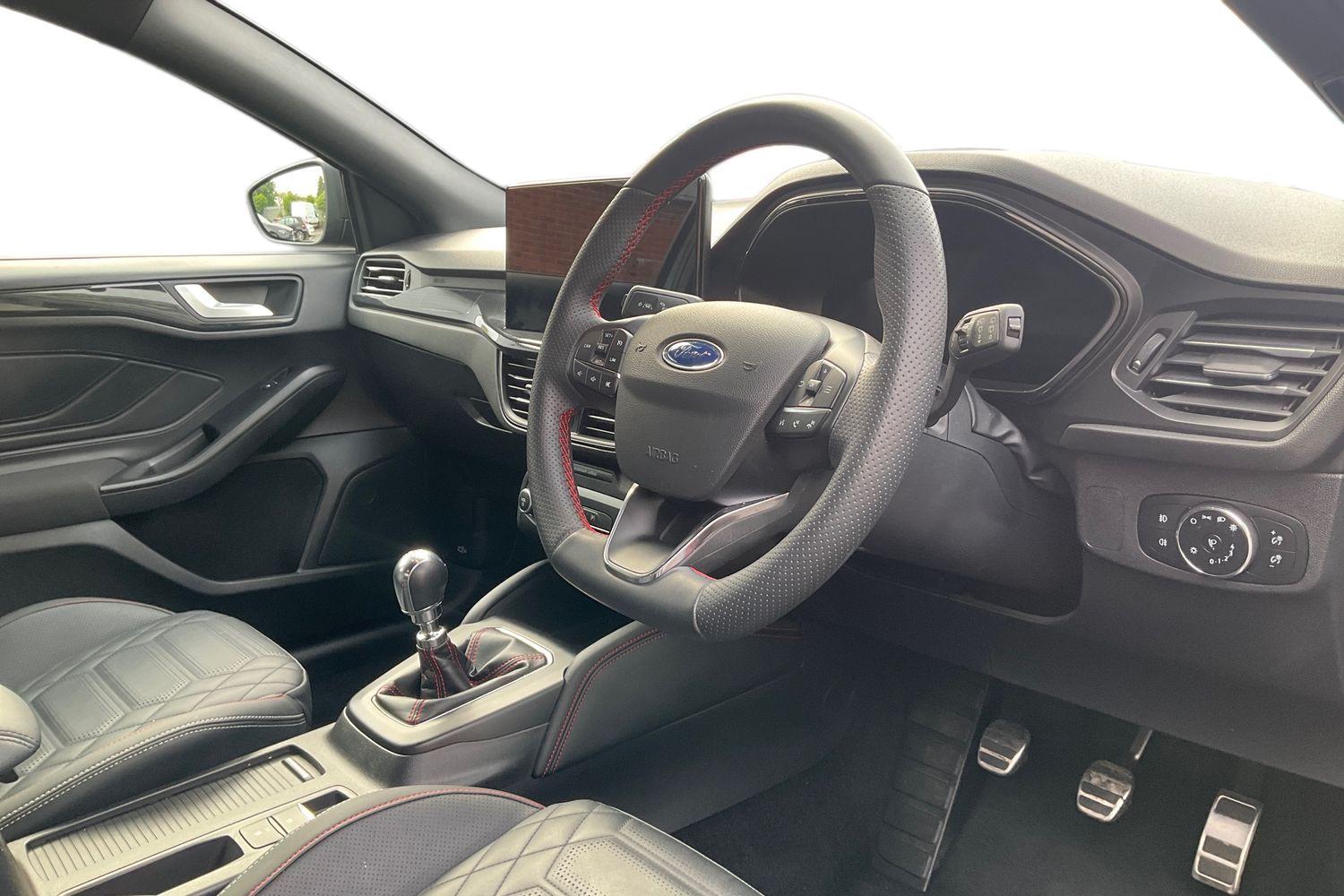 Ford Focus Photo 8