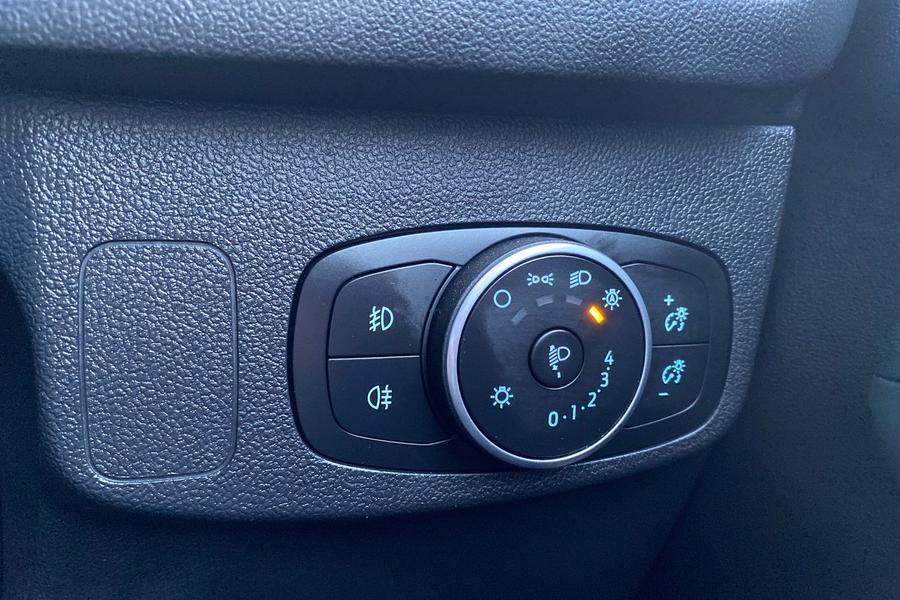 Ford FOCUS Photo autoimg-acccf2c10ac45ce156b41ec14e419ca8bb71b9f9.jpg