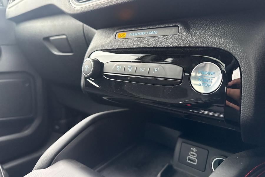 Ford KUGA Photo autoimg-acce64550c26d88e48ff0ceae82015a56a31221e.jpg
