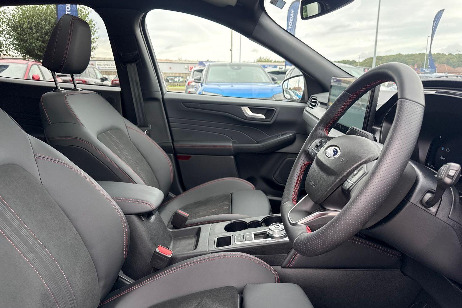 Ford KUGA Photo 16