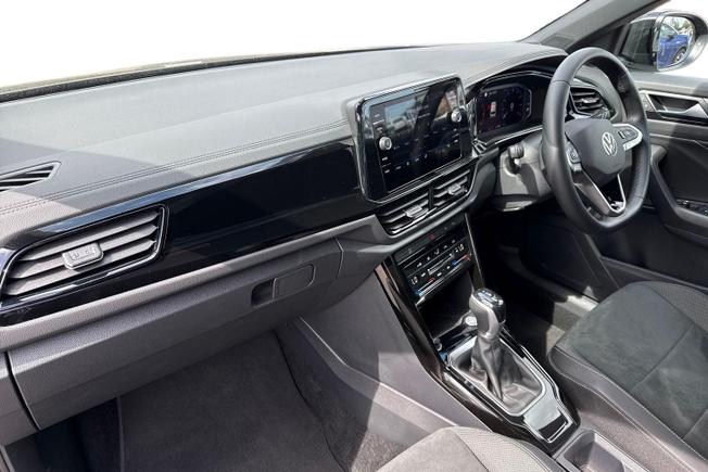 VOLKSWAGEN T-Roc Photo 2