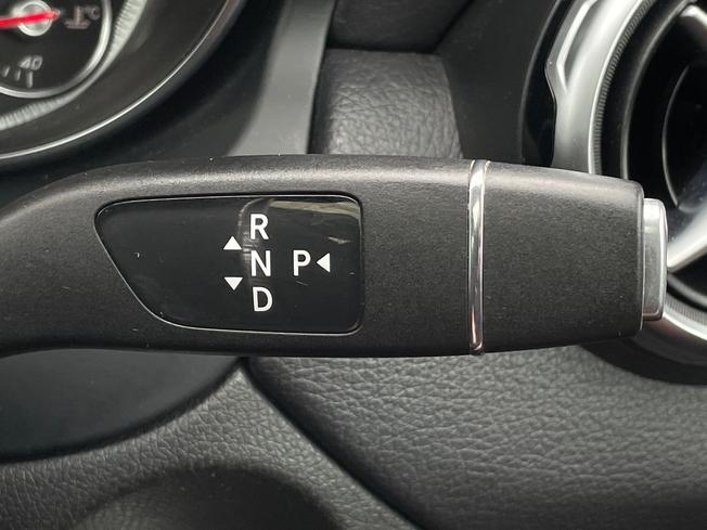 MERCEDES-BENZ GLA Photo 40