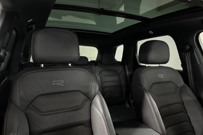 VOLKSWAGEN Touareg Photo 25